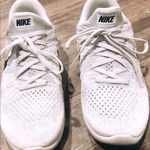 Nike flyknit running shoes sz 7.5